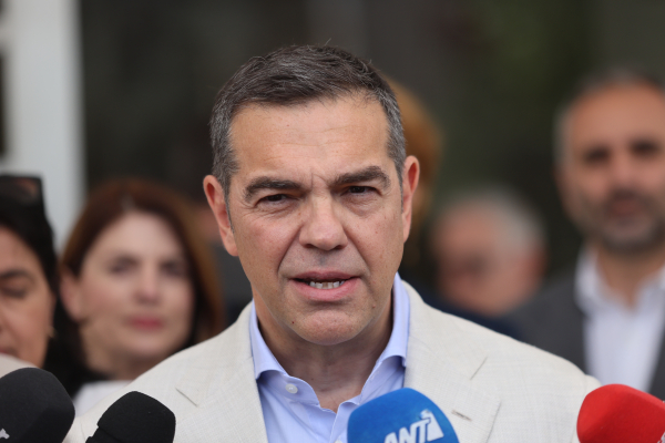 Με «Breakfast club» το μήνυμα Τσίπρα για τις Πανελλήνιες 2026: Τα όνειρά σας είναι πολύ μεγάλα για να χωρέσουν στην κόλλα των Πανελλαδικών