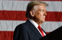 Πώς θα μπορούσαν να πλήξουν την ευρωπαϊκή και την ελληνική οικονομία οι δασμοί Τραμπ