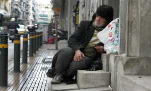 Φιλοξενία για τους άστεγους του Πειραιά λόγω των καιρικών φαινομένων