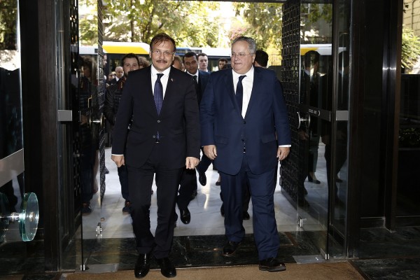 Ο Τσαβούσογλου εκτοξεύει απειλές: «Ίσως να μη μείνει χώρα για να προστατεύσετε»