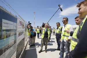 Επιθεώρησε τα έργα αναβάθμισης στο αεροδρόμιο της Σαντορίνης ο Κυριάκος Μητσοτάκης