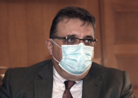 Εξαδάκτυλος: «Έπρεπε να είχε ανοίξει η τρίτη δόση για τους υγειονομικούς»