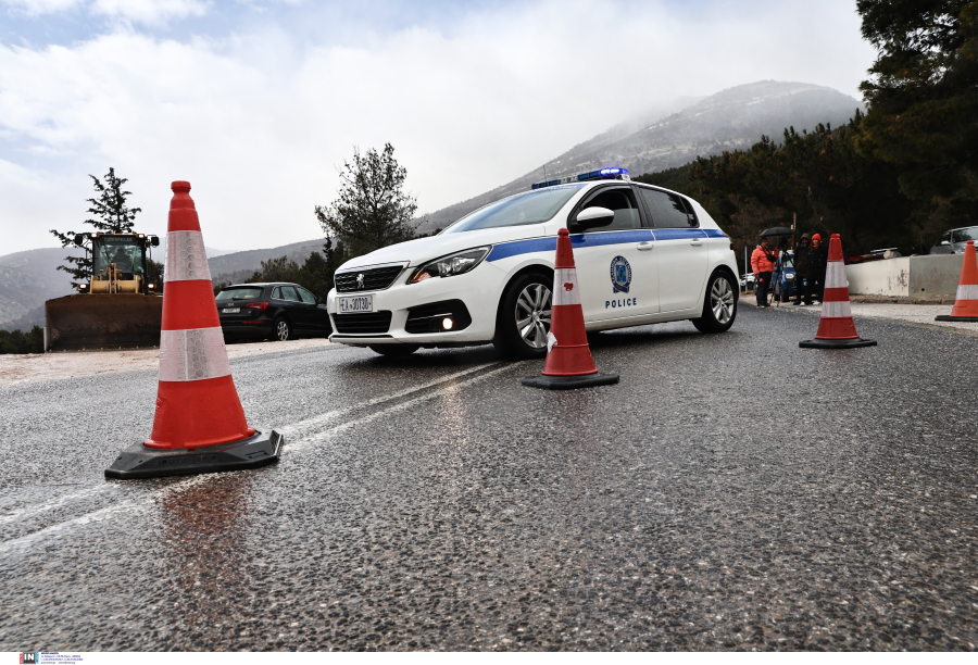 Διακοπή κυκλοφορίας στη λεωφόρο Πάρνηθος από το ύψος του τελεφερίκ