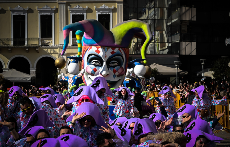 Το πατρινό καρναβάλι 2026 μέσα από 20 φωτογραφίες