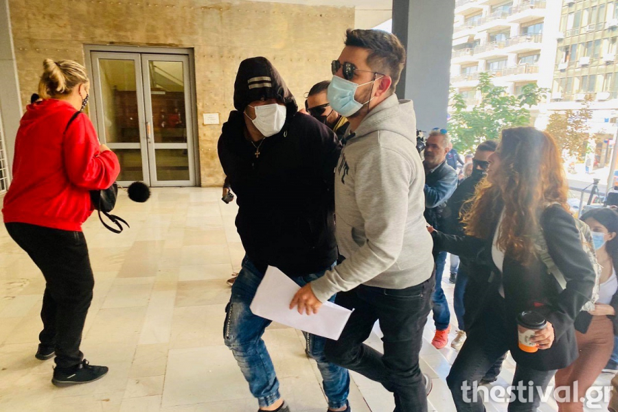 «Δεν ανήκω σε ακροδεξιά οργάνωση»: Τι ισχυρίστηκε ο κατηγορούμενος για την επίθεση σε μέλη της ΚΝΕ