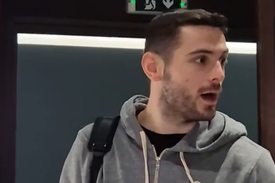 Έπαθαν… πλάκα με τα νέα αποδυτήρια: Ο «άναυδος» Παπαπέτρου και η ατάκα του Σλούκα! (video)