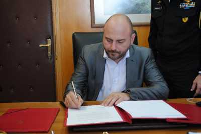 Συνεργασία ΥΠΕΘΑ και ΤΕΕ σε υποδομές, συμβάσεις και διαφάνεια