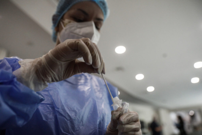ΕΟΔΥ: 12 θάνατοι και 22 διασωληνωμένοι από κορoνοϊό - Τρία σοβαρά κρούσματα γρίπης, 2 νεκροί