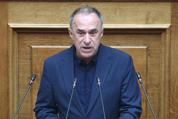 Νίκος Παπαναστάσης: Το ΚΚΕ στηρίζει τον αγώνα του προσωπικού των Ενόπλων Δυνάμεων