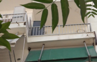 Γειτόνισσα 36χρονης στο Παγκράτι: «Πως δεν πήρε το παιδί μου, την κράταγε σφιχτά» (βίντεο)