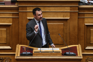 Χαρίτσης για Κασιδιάρη: Ο εχθρός εντός των τειχών