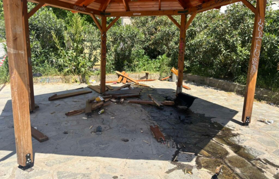 Καβάλα: Αυτοκίνητο μεθυσμένου οδηγού «καρφώθηκε» σε κιόσκι με εφήβους