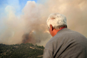 Σε εξέλιξη φωτιά στη Θεσσαλονίκη