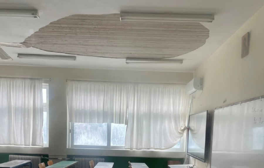 «Έβρεξε» σοβάδες στο 5ο Γυμνάσιο Ηρακλείου