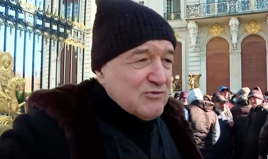 Ο ιδιοκτήτης της Στεάουα Βουκουρεστίου απαγορεύει στους εμβολιασμένους ποδοσφαιριστές να παίζουν