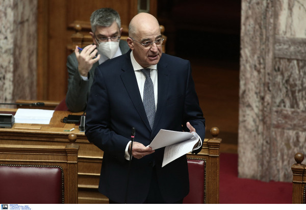 Τηλεφωνική επικοινωνία Δένδια - Κούμπις για τις εξελίξεις στη Λιβύη