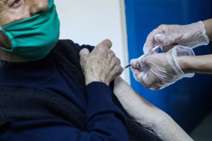 Ελλάδα: Η μεγάλη διαφορά της στην κατάταξη της Ε.Ε. για τους εμβολιασμούς