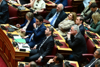 Γιατί υπερψήφισε το ΠΑΣΟΚ την παραπομπή του Χρ. Τριαντόπουλου