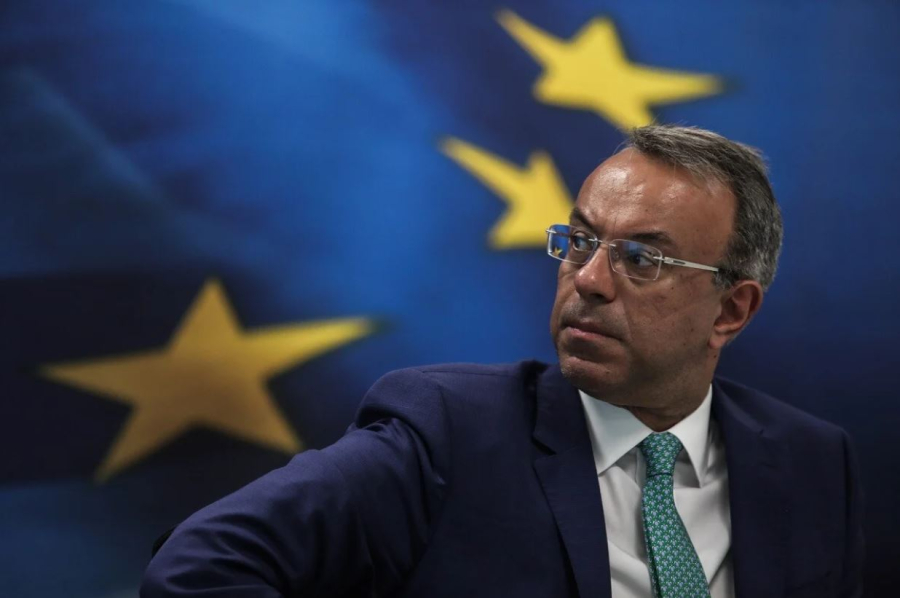 Τελεσίγραφο Σταϊκούρα στις τράπεζες: Mειώστε τα επιτόκια δανεισμού - Στο τραπέζι νέα μέτρα στήριξης