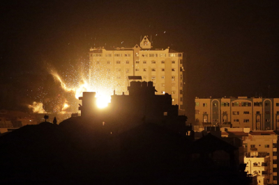 Πόλεμος στη Μέση Ανατολή: Ο ισραηλινός στρατός περικύκλωσε τη Γάζα, ρουκέτες από Χαμάς και Χεζμπολάχ προς το Ισραήλ