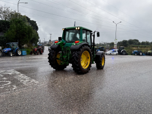 Αγροτικά μπλόκα: Άνοιξε η εθνική οδός Πατρών - Κορίνθου