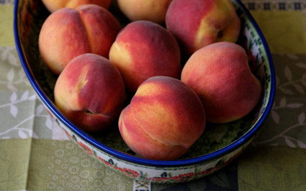 Ανακαλούνται ελληνικά ροδάκινα γεμάτα απαγορευμένο φυτοφάρμακο