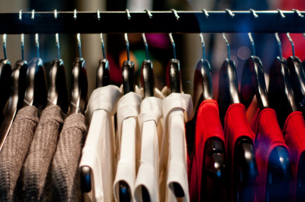 Ερευνα της PayPal για την Black Friday: Οι Έλληνες αγοράζουν 4 φορές περισσότερο την Μαύρη Παρασκευή