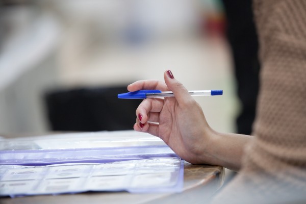 Πολλοί πάσχουν από ρευματοειδή αρθρίτιδα και δεν το γνωρίζουν - Το τέστ με το μολύβι