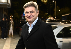 Και ξαφνικά, Φαραντούρης!