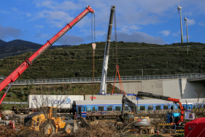 Επιδόθηκε στον σταθμάρχη το κλητήριο θέσπισμα για την δίκη των Τεμπών