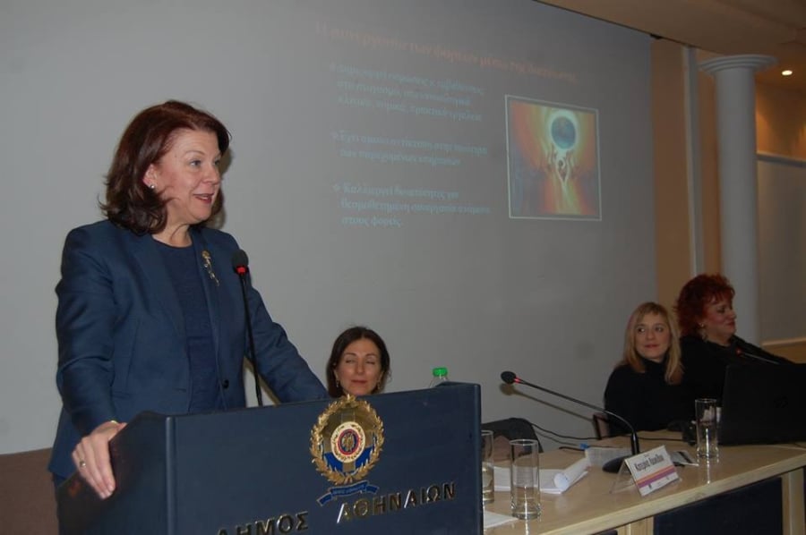 Απειλές δέχεται η Δήμαρχος Ζωγράφου, Τίνα Καφατσάκη