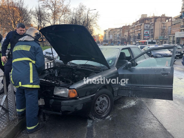 Θεσσαλονίκη: ΙΧ πήρε φωτιά εν κινήσει!