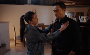 «Η Γη της Ελιάς»: Ο Αντώνης θύμα εκβιασμού για την εμπλοκή του στον φόνο της Καρνέζη