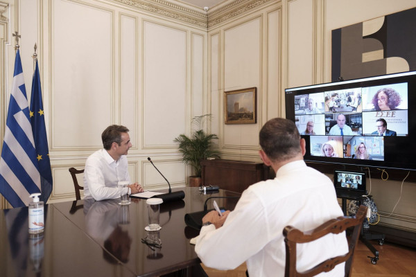 Μαξίμου: Στόχος η τηλεργασία για 7 στους 10 σε επιχειρήσεις