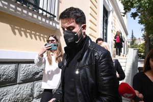 Αιχμές Κατερινόπουλου για αντιφάσεις: «Δεν μας τα λέει καλά ο Μάνος, κάτι φοβάται»