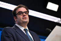 Πιερρακάκης: Κρίσιμη η ενίσχυση του διεθνούς ρόλου του ευρώ για την οικονομική ανθεκτικότητα της ΕΕ