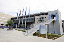 Υπογράφηκε η σύμβαση για την παράταση του προγράμματος «REACT»