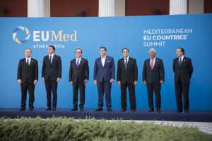 Η αναμνηστική φωτογραφία της Ευρωμεσογειακής Διάσκεψης