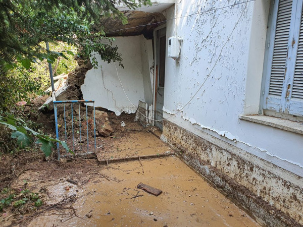 Συγκινεί ο Ευθύμης Λέκκας για το πατρικό του στην Καρδίτσα: Οι αναμνήσεις δεν πνίγηκαν στην πλημμύρα