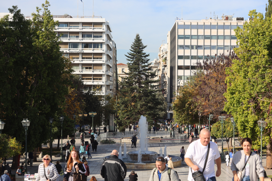 Χριστούγεννα 2024: Πότε ανάβει το δέντρο στο Σύνταγμα