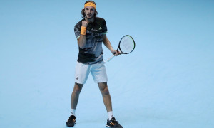 ATP Finals: «Διαστημικός» Τσιτσιπάς, προκρίθηκε στους «4» κι έγραψε ιστορία! (vid)