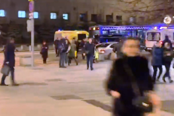 Μόσχα: Τρομοκρατικοί επίθεση σε κτίριο της πρώην KGB - Νεκροί και τραυματίες (vid)