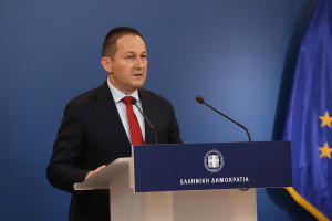Πέτσας για συναθροίσεις σε πλατείες: Οργανώνουν επαναστατική γυμναστική - Η Πολιτεία θα αντιδράσει δυναμικά