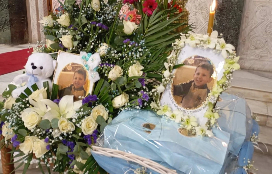 Ηράκλειο: Συγκίνηση στο μνημόσυνο για τον μικρό Άγγελο (εικόνες)