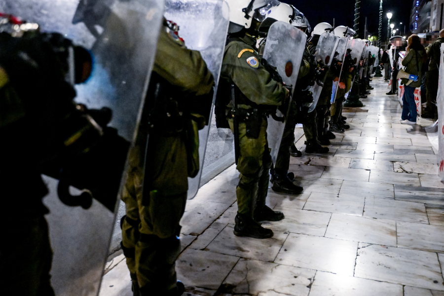 Συγκέντρωση αλληλεγγύης στο Σύνταγμα για τον Νίκο Ρωμανό (εικόνες)