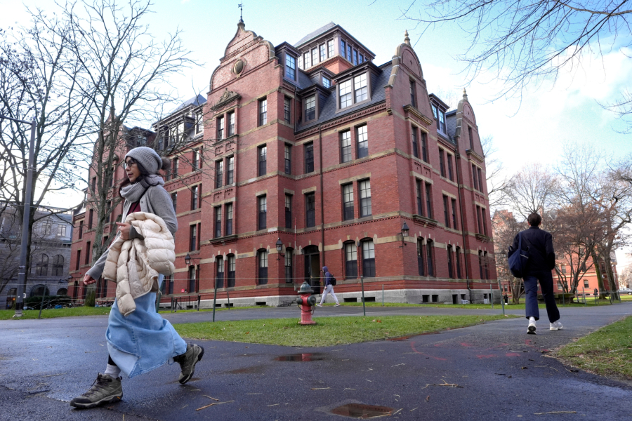 Χάρβαρντ: Δικαστικό «μπλόκο» στην απόφαση Τραμπ για την εγγραφή ξένων φοιτητών