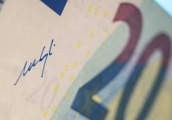 Σε λίγες ημέρες σε κυκλοφορία το νέο 20ευρω - Πως θα ξεχωρίζεται πολύ εύκολα τα πλαστά