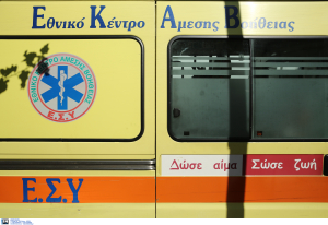 Τροχαίο στην Κηφισίας, απεγκλωβίστηκε ένας τραυματίας