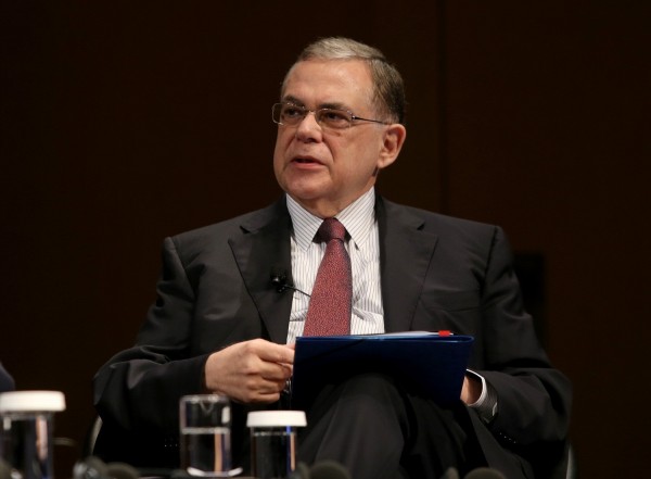 Λ. Παπαδήμος: Η βία δεν λύνει τα προβλήματα, τα οξύνει