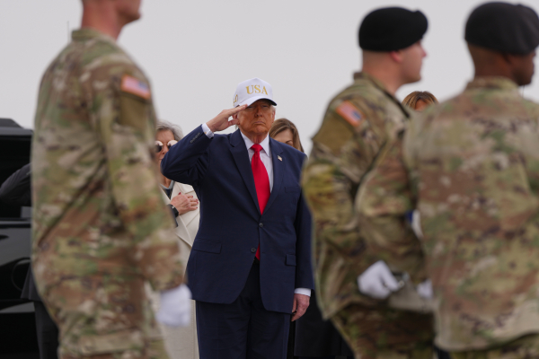 Οι ΗΠΑ επικήρυξαν Μοτζταμπά ενώ πρώην σύμβουλος του Τραμπ βλέπει το τέλος του πολέμου σε 1-2 βδομάδες